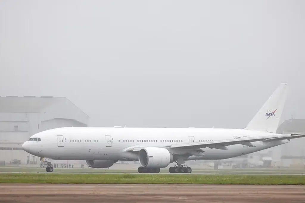 Depuis janvier 2025, le Boeing 777 modifié pour la NASA est au Texas pour des améliorations matérielles et structurelles en vue de ses missions scientifiques.