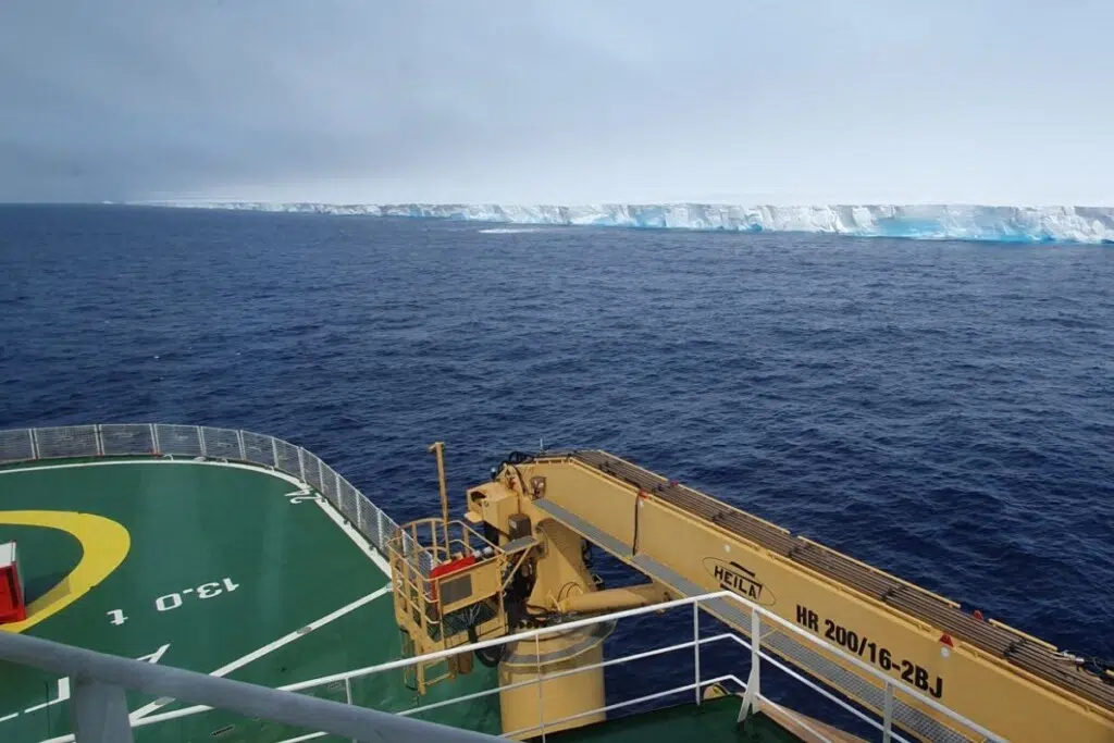 L'A23a en mars 2025 - crédit : British Antarctic Survey