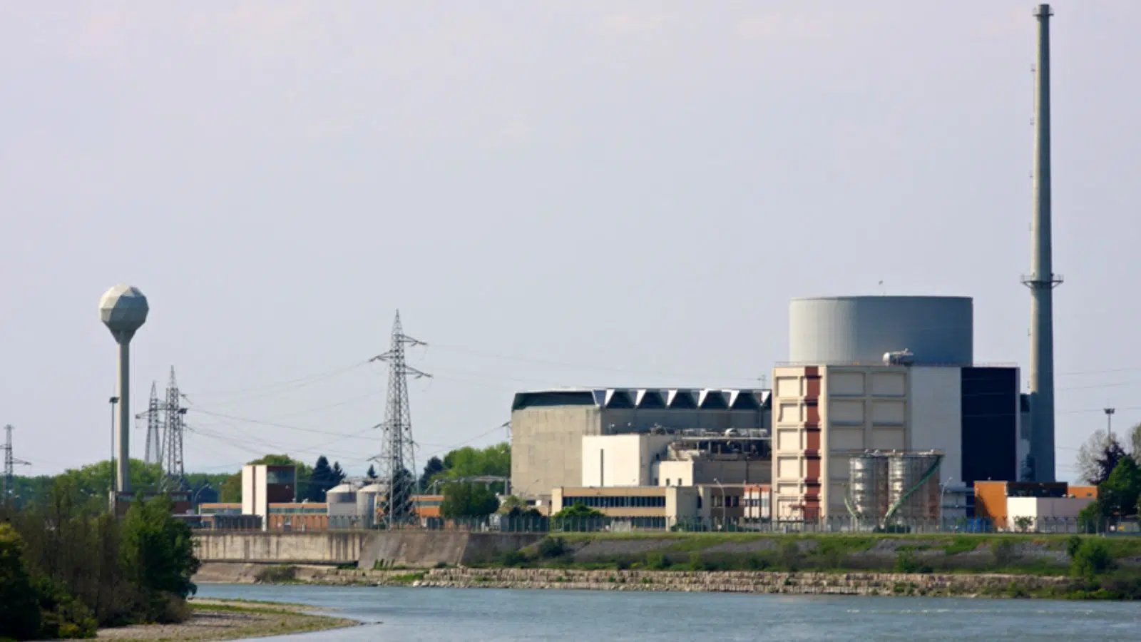 L'Italie commence à se dire que la France avait raison et accélère son calendrier politique pour relancer sa propre filière nucléaire