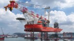 Cette « grue des mers » vient de réussir l'exploit de planter un pieu de 1 640 tonnes qui en appellera de nombreux autres sur le champ d'éoliennes offshore Hornsea 3