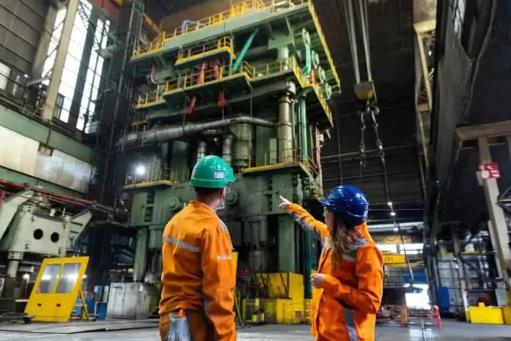 Issoire (Puy-de-Dôme) abrite Interforge et la plus puissante presse à matricer du monde occidental et ses 65 000 tonnes.