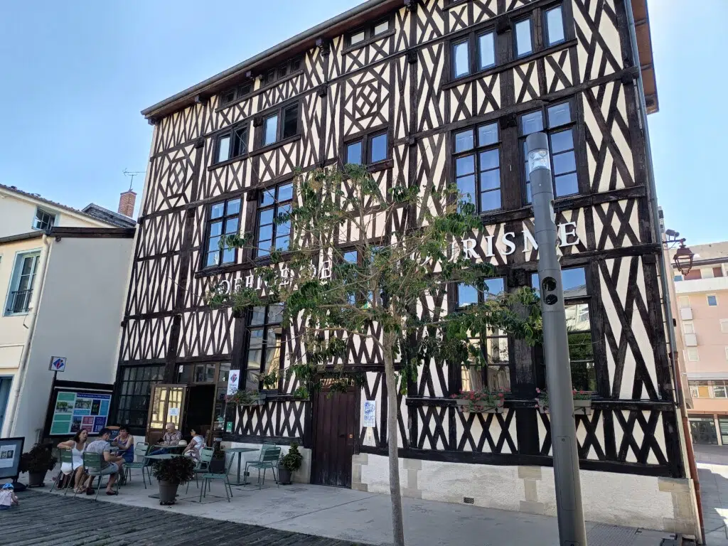 Office de tourisme de Châlons-en-Champagne - crédit : Media24.fr
