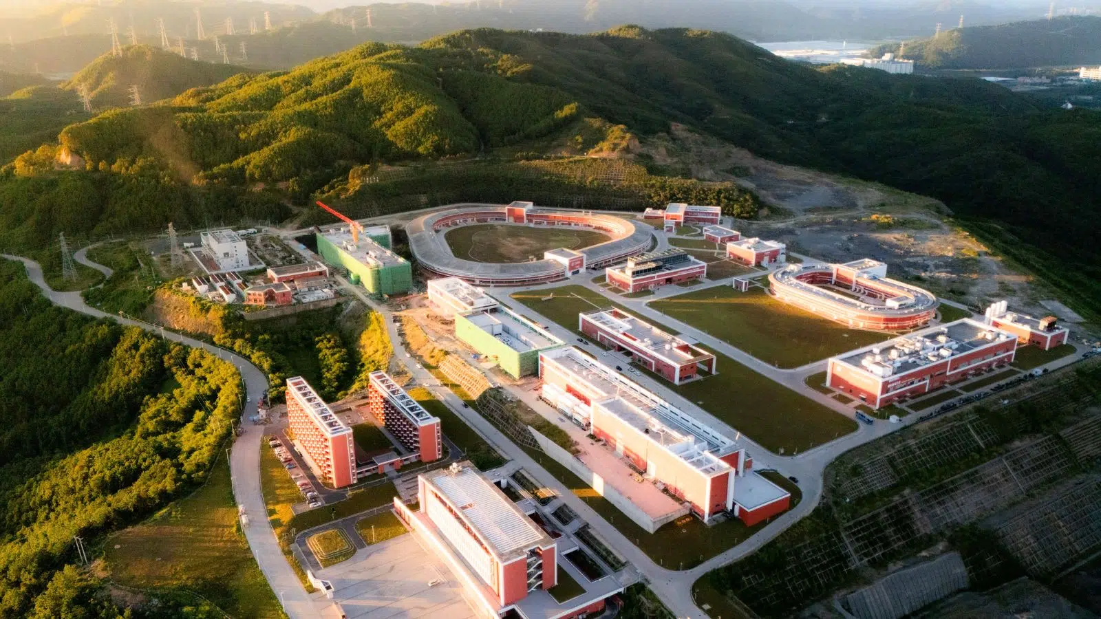 La Chine dévoile un nouveau colosse long de deux kilomètres qui doit repousser les limites du savoir humain sur la matière : le HIAF