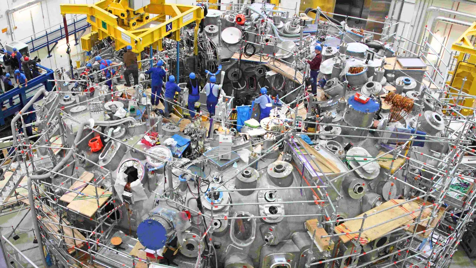 La France va battre un record en insérant le plus puissant gyrotron de la planète dans le réacteur à fusion allemand Wendelstein 7-X