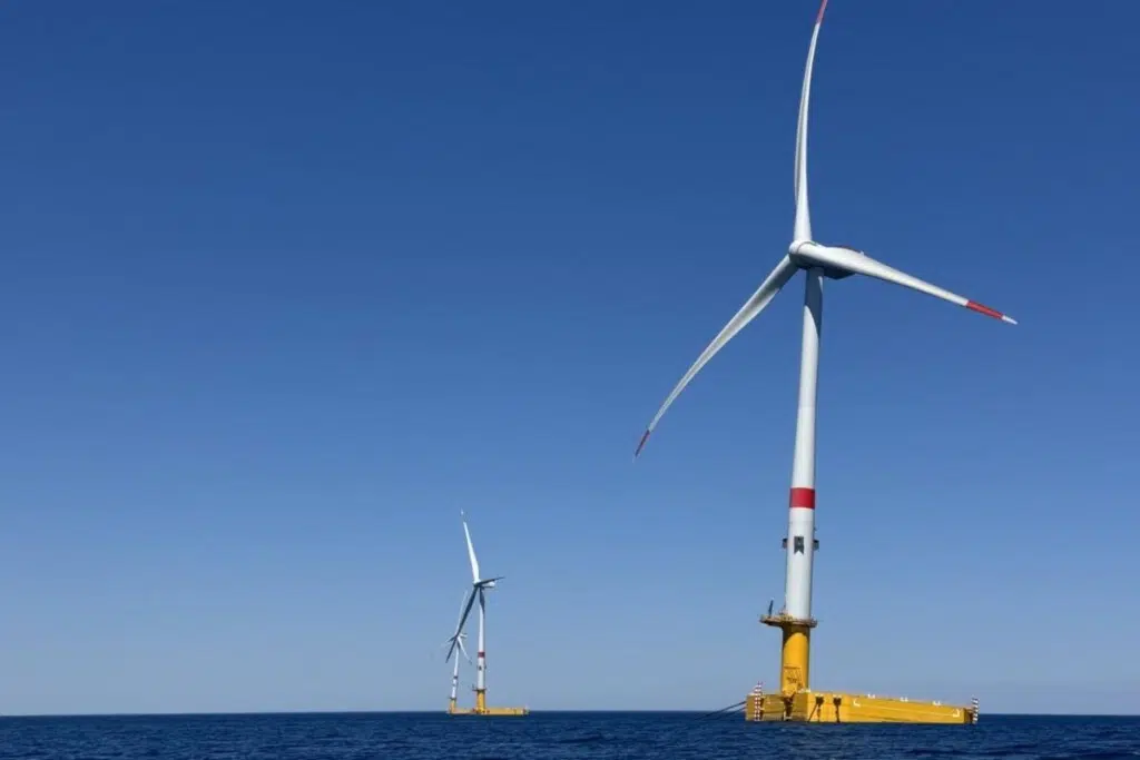 La future usine e Fos-sur-Mer représentera près de 200 M€ d'investissements, pourra produire jusqu'à 30 flotteurs par an, soit l'équivalent des besoins du marché français, et générer plus de 1 300 emplois directs.