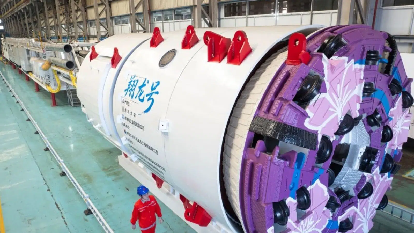 La Chine valide une grande première mondiale avec ce colosse high-tech de 400 tonnes qui va réconcilier deux mondes dans le forage de tunnel : Xianglong La Chine valide une grande première mondiale avec ce colosse high-tech de 400 tonnes qui va réconcilier deux mondes dans le forage de tunnel : Xianglong