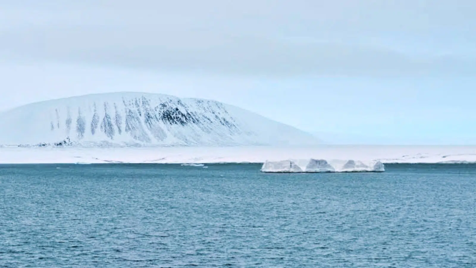 La Russie va battre un record mondial dont elle se serait bien passée avec ce navire qui sera le plus gros pétrolier jamais monté aussi haut dans l'Arctique La Russie va battre un record mondial dont elle se serait bien passée avec ce navire qui sera le plus gros pétrolier jamais monté aussi haut dans l'Arctique