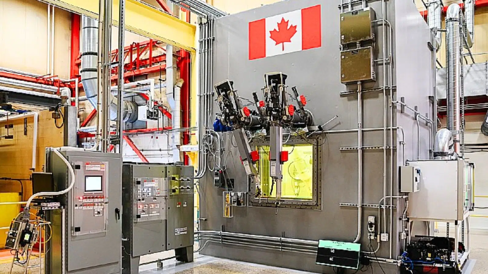 Cet élément vaut 14 000 euros la dose et seul le Canada sait en produire dans une centrale en fonctionnement, grâce à un savoir-faire français Cet élément vaut 14 000 euros la dose et seul le Canada sait en produire dans une centrale en fonctionnement, grâce à un savoir-faire français