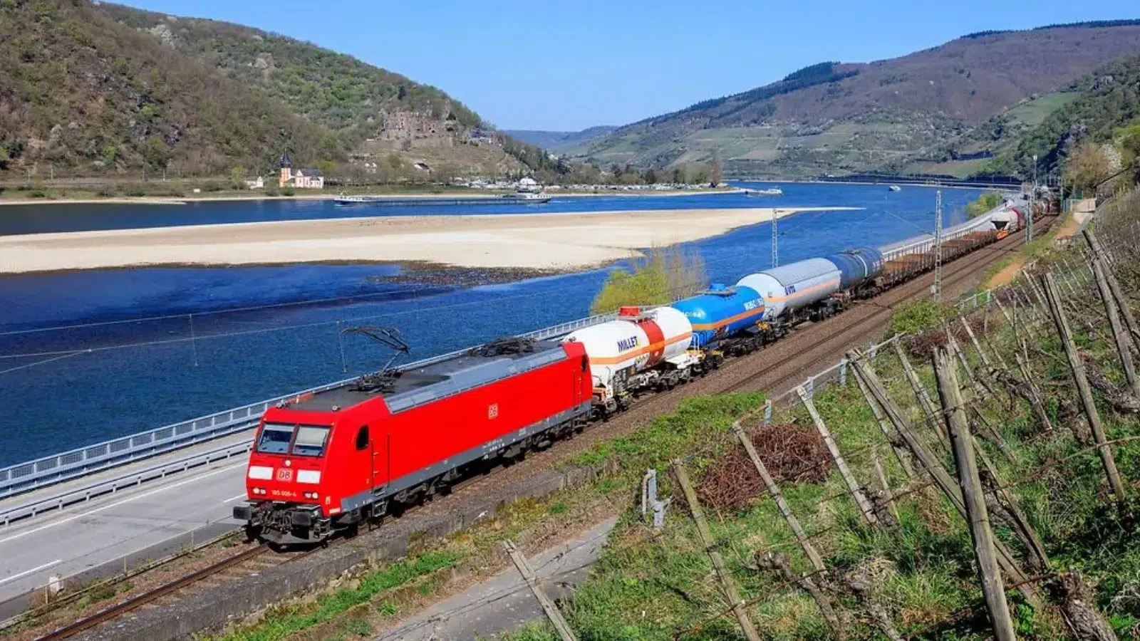 Le niveau du Rhin est historiquement tellement bas que l’Allemagne pourrait perdre comme en 2018 des points de PIB