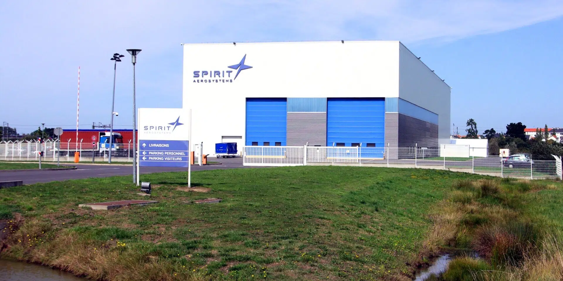 Boeing paie aujourd'hui très cher cette erreur commise en 2005 lorsque l'entreprise avait vendu Spirit AeroSystems avant de le racheter minimum 9 fois le prix en 2026 Boeing paie aujourd'hui très cher cette erreur commise en 2005 lorsque l'entreprise avait vendu Spirit AeroSystems avant de le racheter minimum 9 fois le prix en 2026