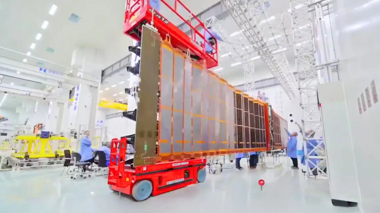 La Chine lance sa première chaîne d'assemblage automatisée pour une production en série de satellites capable de sortir un engin en une trentaine d'heures