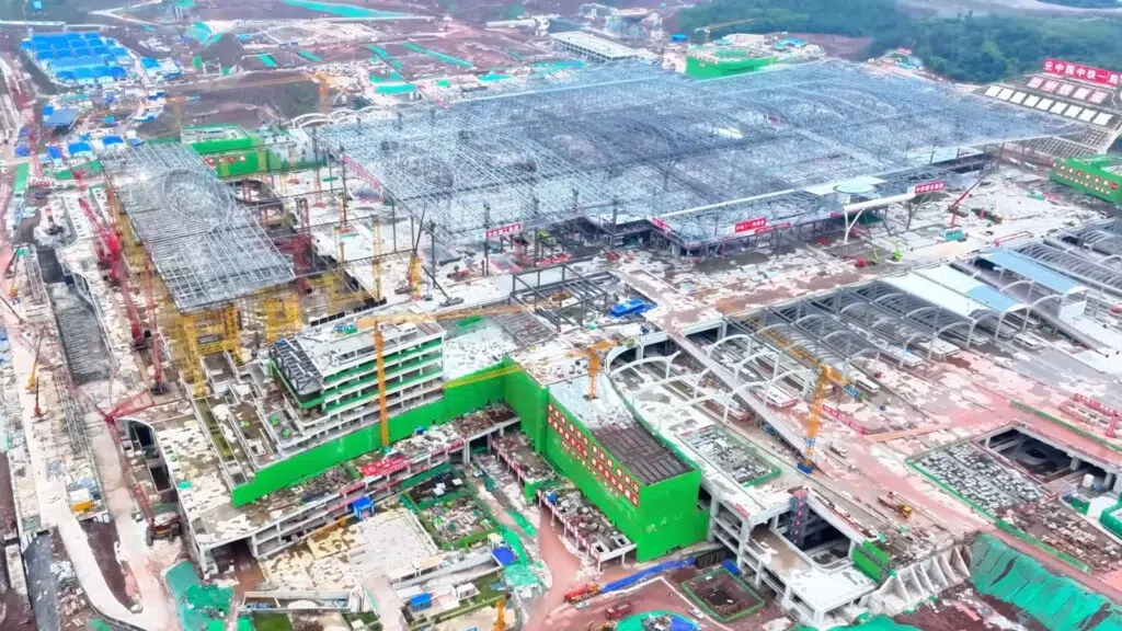 Outre les 40 000 ouvriers déployés, le chantier de la gare de Chongqing-Est a nécessité une armée de robots.