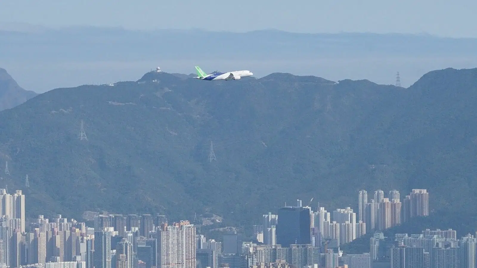 La Chine promet un carburant pour l’aviation à 55 % de marge, jusqu’à dix fois mieux que le raffinage pétrolier, à condition de trouver assez de biomasse pour l’alimenter