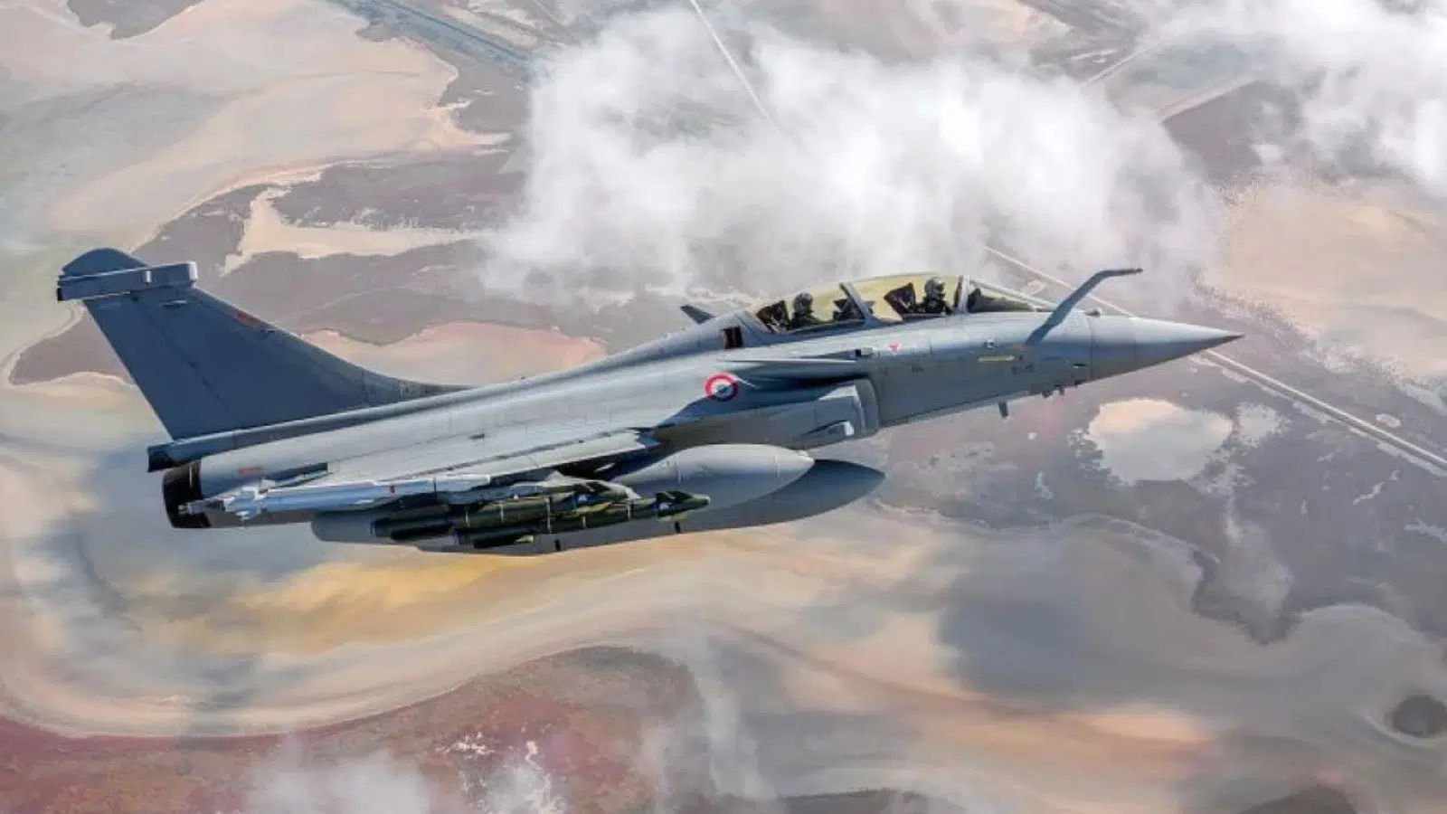 La France va doter le Rafale d'une capacité d'attaque qui lui faisait défaut depuis 30 ans : frapper les radars à 140 km de distance avec le Hammer 250 XLR de Safran La France va doter le Rafale d'une capacité d'attaque qui lui faisait défaut depuis 30 ans : frapper les radars à 140 km de distance avec le Hammer 250 XLR de Safran