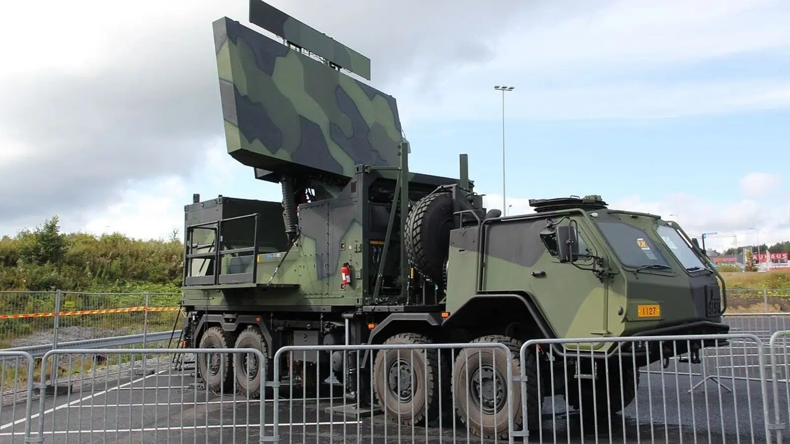 La France joue les intermédiaires pour vendre ce bijou capable de détecter un avion à 515 km à un pays théoriquement « neutre » : l'Irlande La France joue les intermédiaires pour vendre ce bijou capable de détecter un avion à 515 km à un pays théoriquement « neutre » : l'Irlande