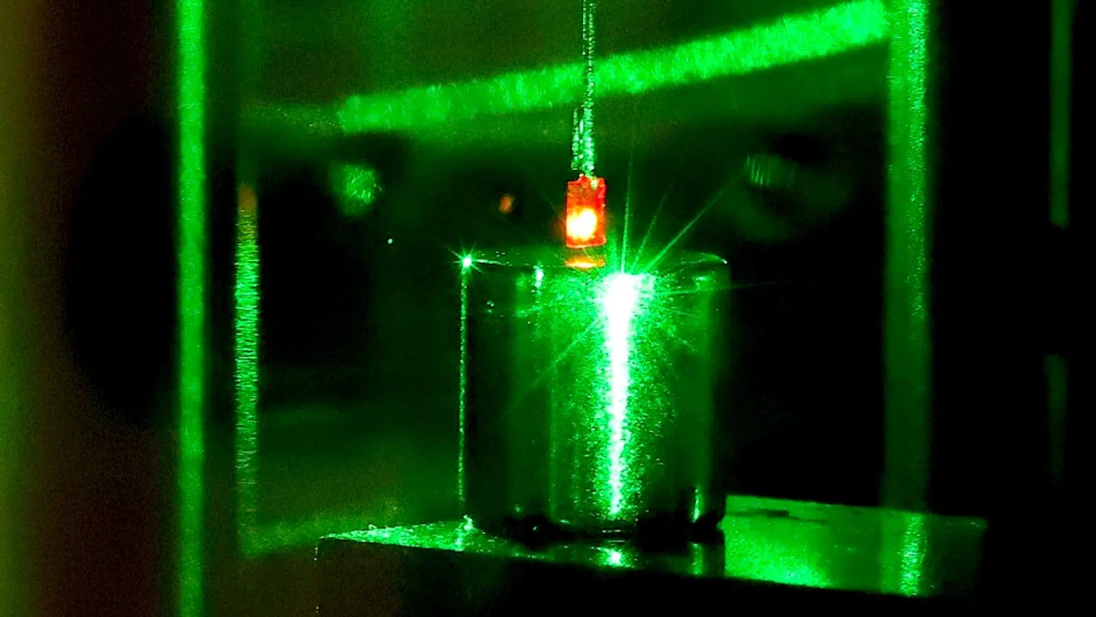 Un record mondial et un bond de géant pour la science quantique grâce à ce diamant qui a lévité par la seule force du spin quantique de ses électrons