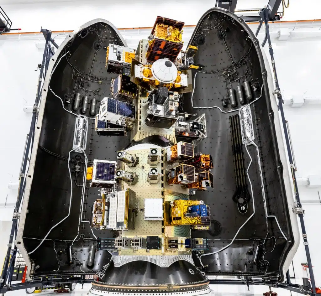 Le satellite d'observation de la Terre Altair-1, assemblé et testé à Abu Dhabi par Orbitworks avant son lancement en octobre 2026. Crédit : Orbitworks / Loft Orbital.