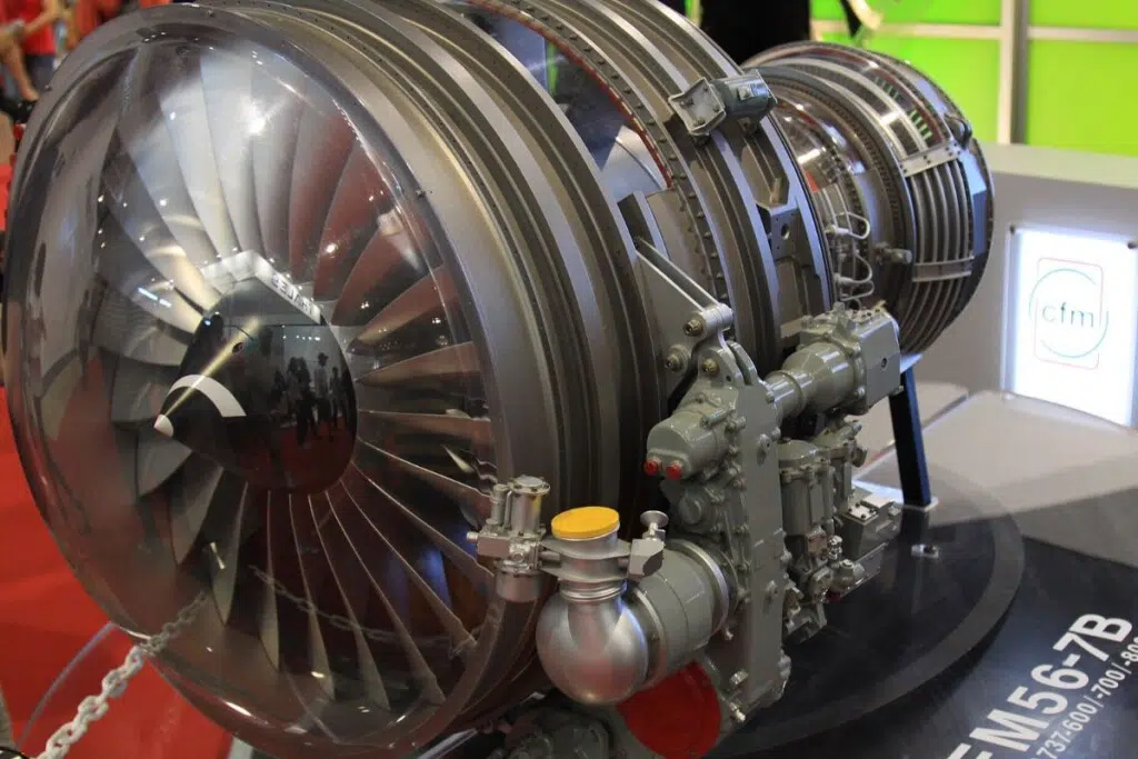 Maquette du moteur CFM56-7B, qui équipe les Boeing 737-800, présentée au salon aéronautique de Singapour en février 2010. Crédit : Kentaro Iemoto / Wikimedia Commons / CC BY-SA 2.0.