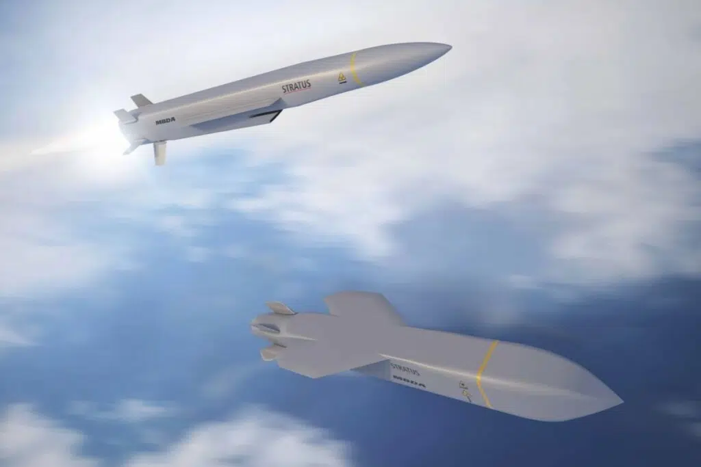 Les deux missiles du programme européen STRATUS, développés par MBDA : STRATUS LO, conçu pour privilégier la furtivité, et STRATUS RS, axé sur la vitesse et la manœuvrabilité. Crédit : MBDA.