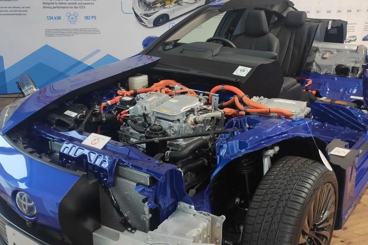 Toyota a choisi la France cet été pour affoler le monde en présentant son avance prise dans l'énergie du futur : l'hydrogène Toyota a choisi la France cet été pour affoler le monde en présentant son avance prise dans l'énergie du futur : l'hydrogène