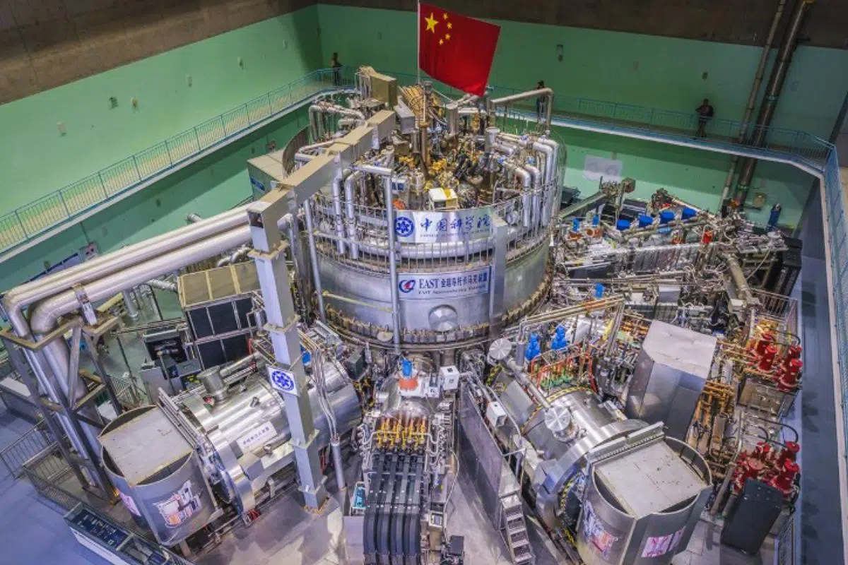 La Chine vise de nouveaux records sur la fusion nucléaire avec son réacteur HH70 Tokamak équipé d'aimants supraconducteurs à haute température La Chine vise de nouveaux records sur la fusion nucléaire avec son réacteur HH70 Tokamak équipé d'aimants supraconducteurs à haute température