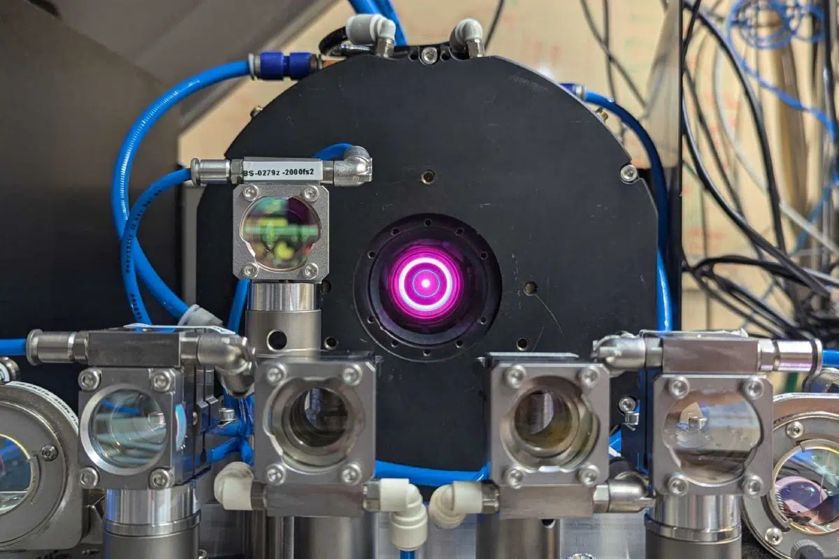 La Suisse confirme sa prise de contrôle en Europe sur les nouvelles technologies avec un nouveau record du plus puissant laser à impulsions ultra-courtes