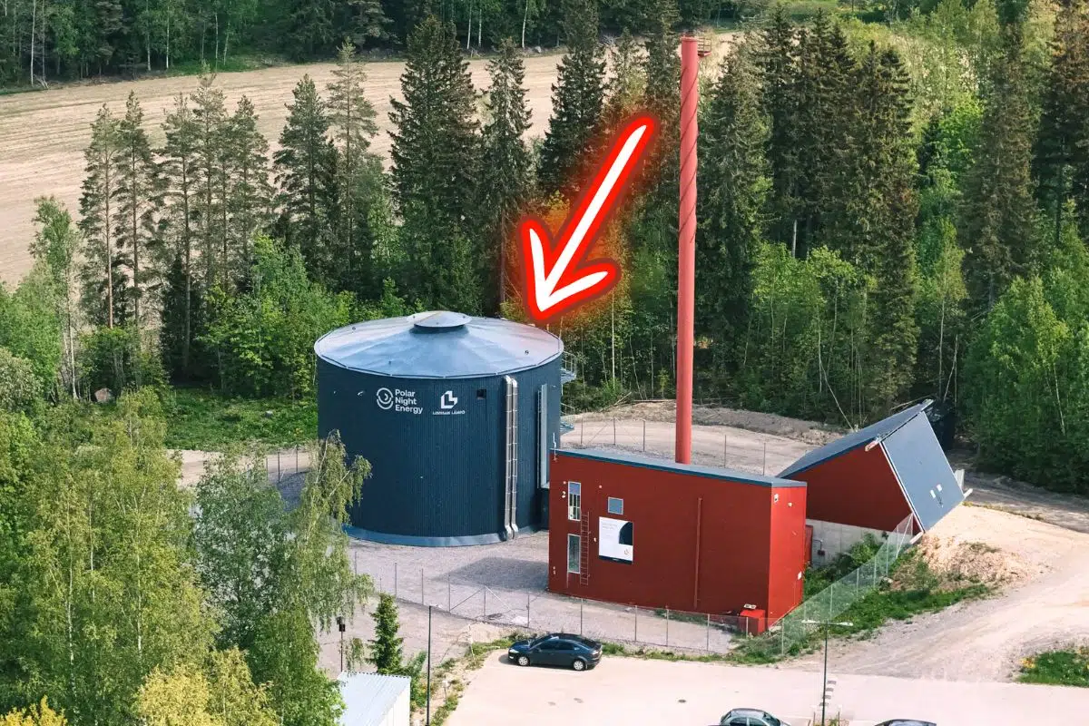La Finlande est fière de ce monstre de 2000 tonnes qui avec une capacité de 100 MW bat le record de la plus grande batterie au sable du monde La Finlande est fière de ce monstre de 2000 tonnes qui avec une capacité de 100 MW bat le record de la plus grande batterie au sable du monde
