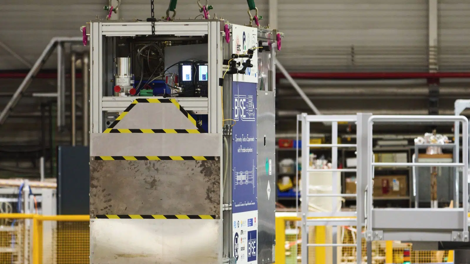 Le CERN fait preuve d'une maitrise extrême de l'antimatière en devant le premier organisme au monde à transporter 92 antiprotons par camion