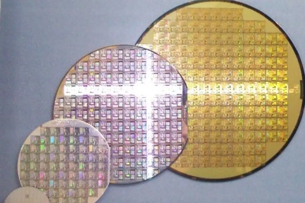 Des wafers de différents diamètres - source : Wikimedia Commons