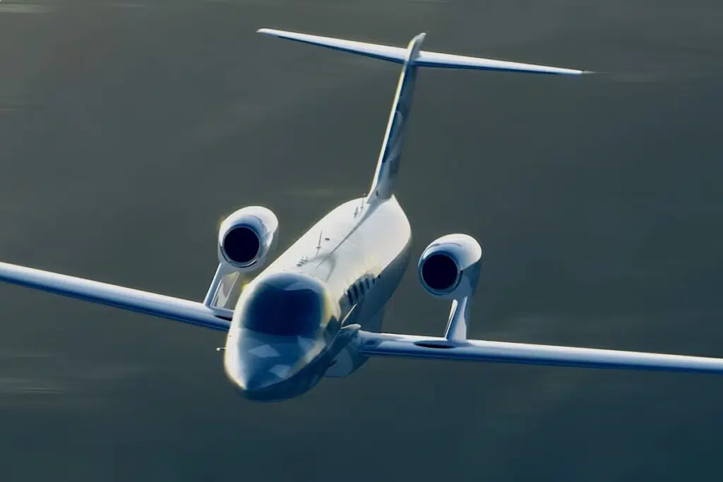 Un HondaJet reconnaissable à ses réacteurs posés sur les ailes.