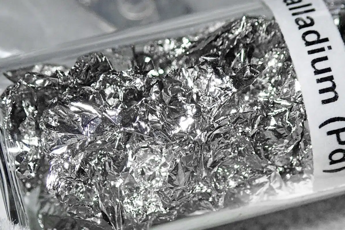 L'Europe a encore une carte à jouer dans la quête des métaux stratégiques et qui pourrait générer 14 milliards d'euros par an : le recyclage de déchets électroniques L'Europe a encore une carte à jouer dans la quête des métaux stratégiques et qui pourrait générer 14 milliards d'euros par an : le recyclage de déchets électroniques