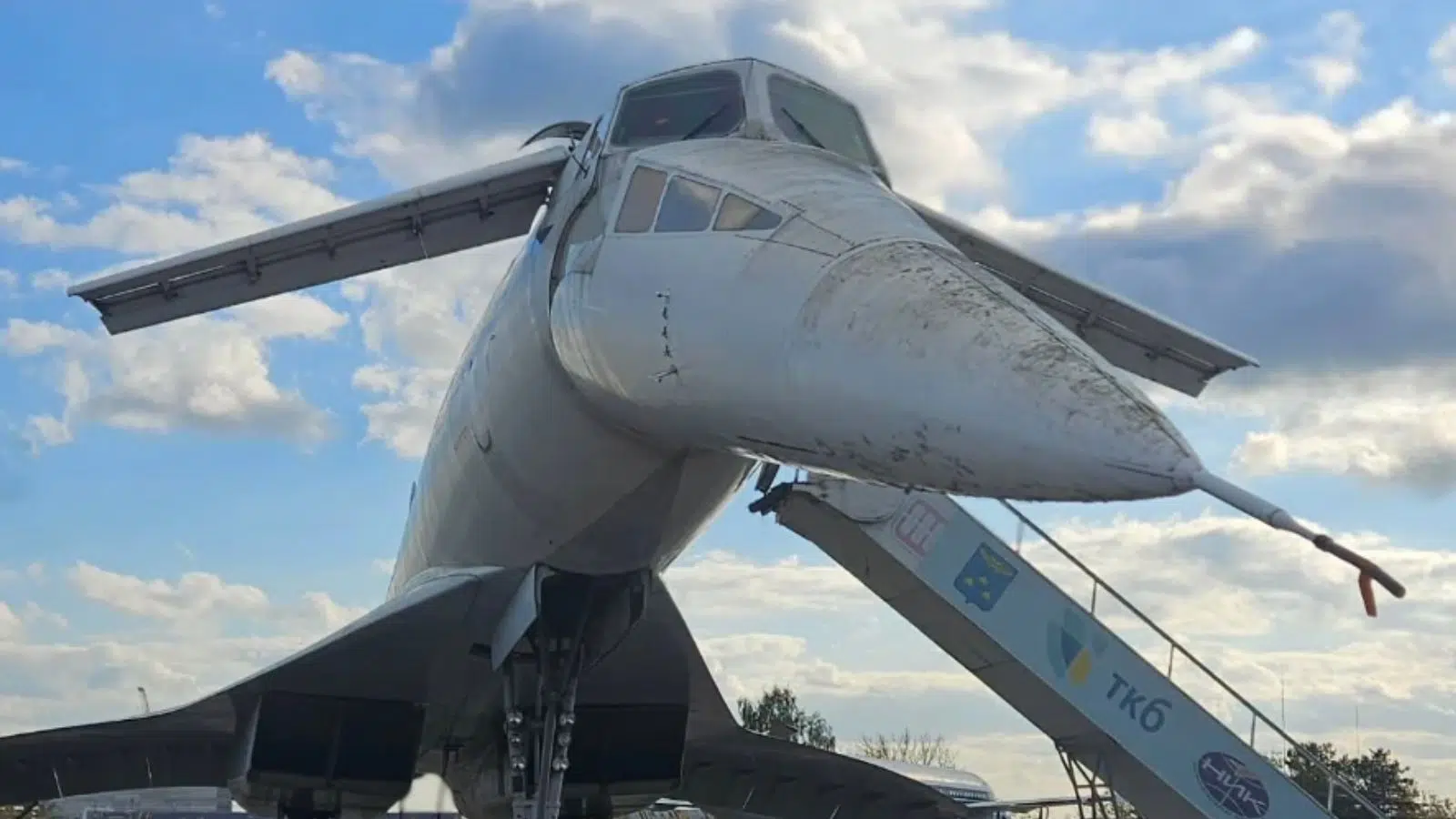Une équipe de passionnés veut « ressusciter » la version complètement ratée et iconique du Concorde russe : le Tupolev Tu-144D