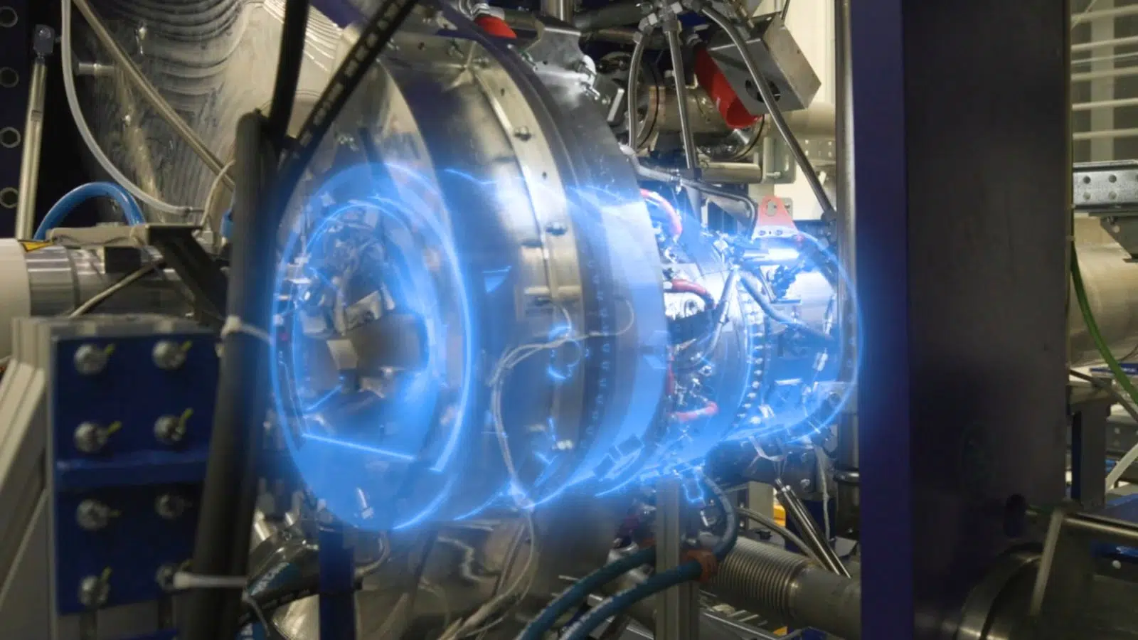 Le Royaume-Uni passe à l'attaque dans le secteur des moteurs d'avion en s'inspirant d'une technologie déjà éprouvée dans l'automobile : l'hybride Le Royaume-Uni passe à l'attaque dans le secteur des moteurs d'avion en s'inspirant d'une technologie déjà éprouvée dans l'automobile : l'hybride